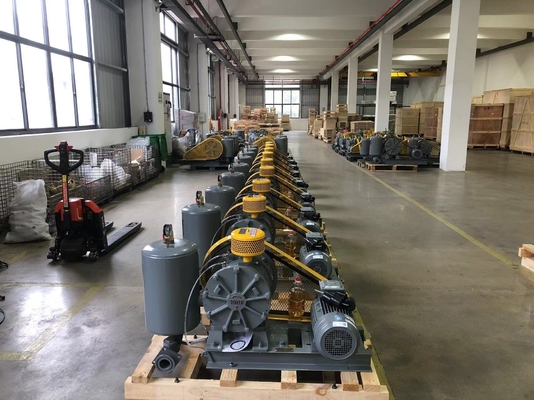 2.2KW DN40 HC-501S Máy thổi xử lý không khí quay với thiết kế Nhật Bản