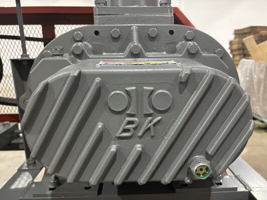 Quạt thổi rễ ba thùy DN40 (1.5'') với lưu lượng khí 0.37-1.11 m³/phút và tốc độ tối đa 2300 vòng/phút